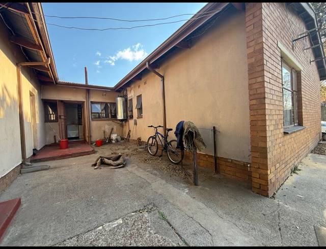 7 BEDROOM HOUSE FOR SALE IN VANDERBIJLPARK CE 5